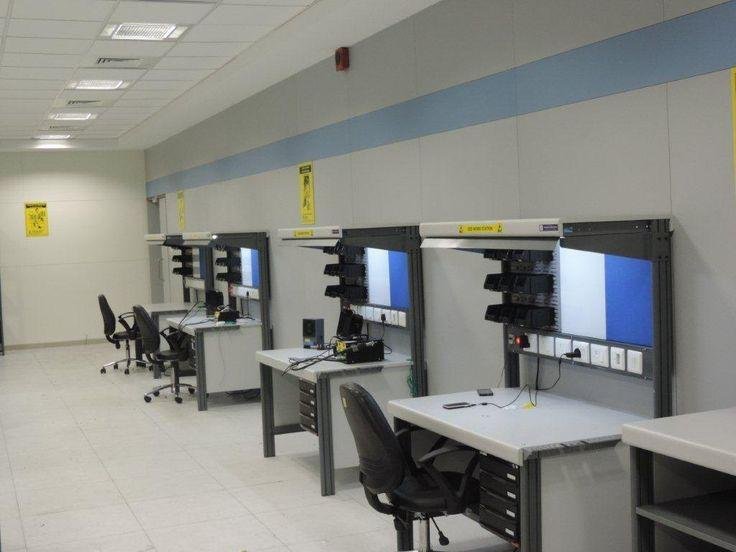 Modern ESD Safe Lab Furniture Setup